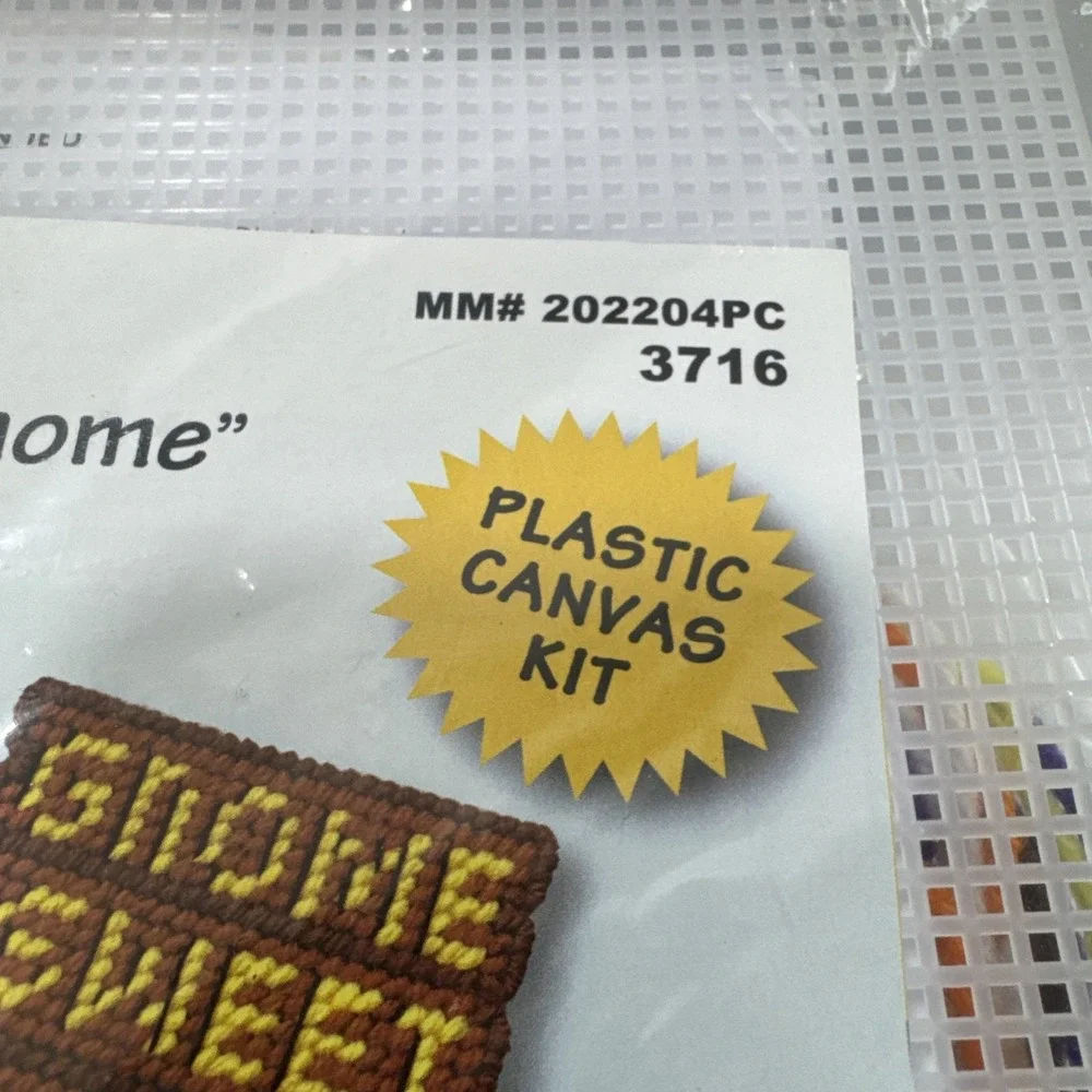 Vtg Design Works Gnome Sweet Gnome Plastic Kit 3716 Wall Hanging Needlepoint